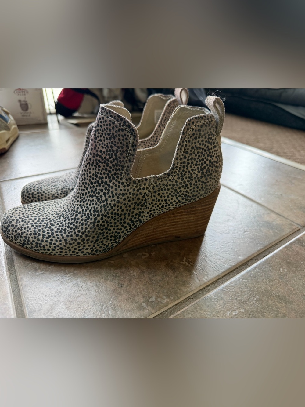 Toms Cream and Black Speckled Wedge Booties